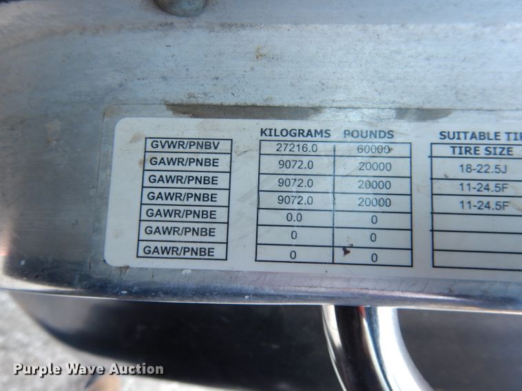 image for item DJ2879 2005 Peterbilt 320  paint striping truck