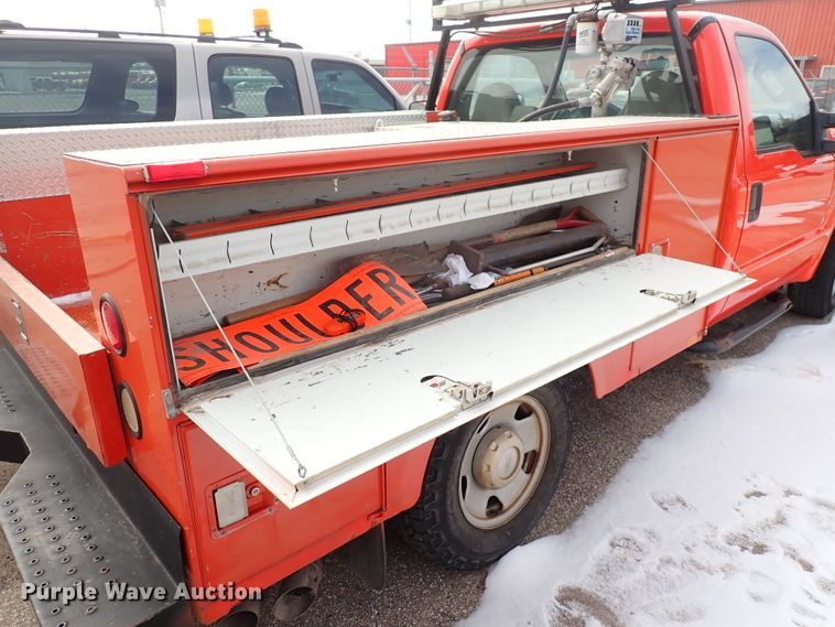 image for item DK4507 2008 Ford F250 Super Duty  utility bed pickup truck