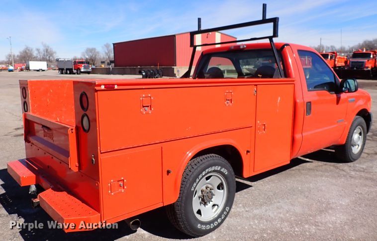 image for item DK4509 2006 Ford F250 Super Duty  utility bed pickup truck