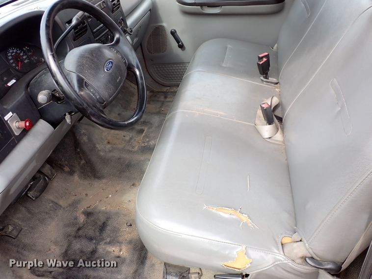 image for item DK4509 2006 Ford F250 Super Duty  utility bed pickup truck