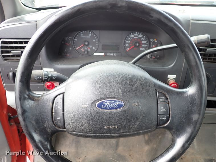 image for item DK4509 2006 Ford F250 Super Duty  utility bed pickup truck