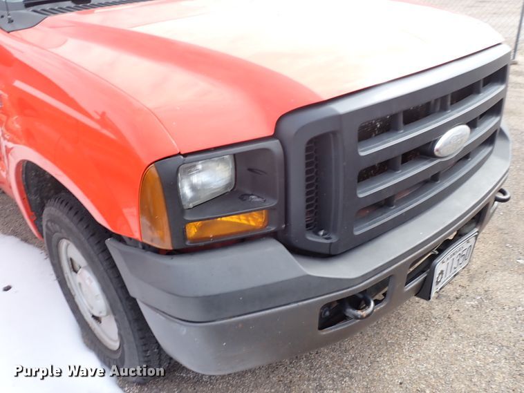 image for item DK4509 2006 Ford F250 Super Duty  utility bed pickup truck