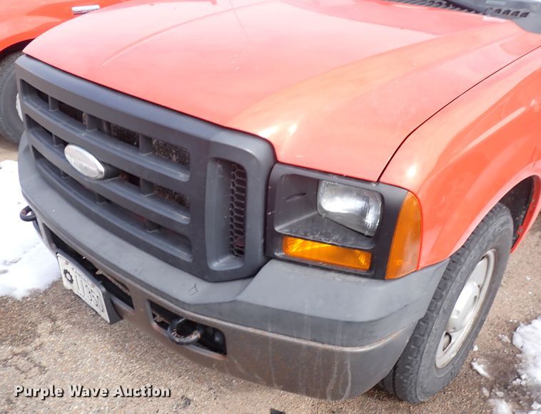 image for item DK4509 2006 Ford F250 Super Duty  utility bed pickup truck