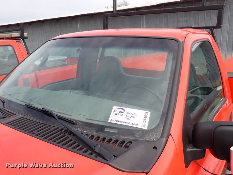 image for item DK4509 2006 Ford F250 Super Duty  utility bed pickup truck