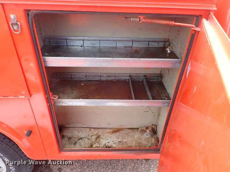 image for item DK4509 2006 Ford F250 Super Duty  utility bed pickup truck