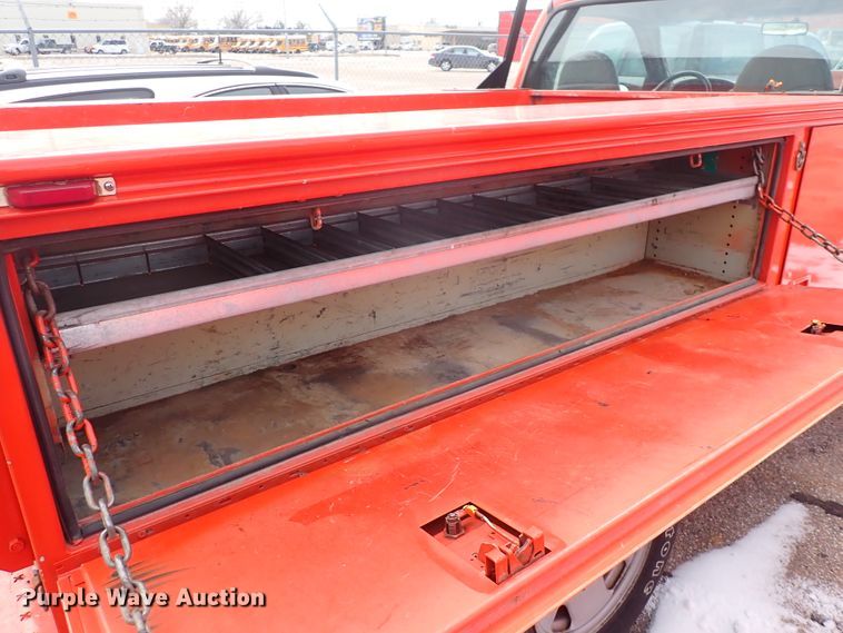 image for item DK4509 2006 Ford F250 Super Duty  utility bed pickup truck