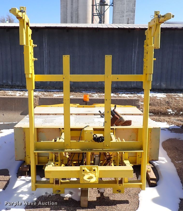 image for item DK4511 1995 Trinity 3590J crash attenuator