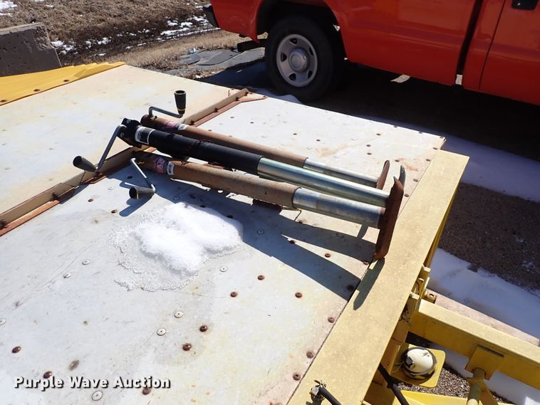 image for item DK4511 1995 Trinity 3590J crash attenuator