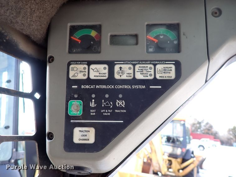 image for item DK4513 2001 Bobcat 863  skid steer loader