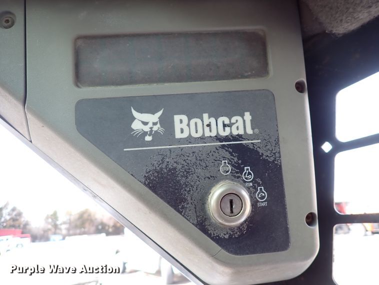 image for item DK4513 2001 Bobcat 863  skid steer loader