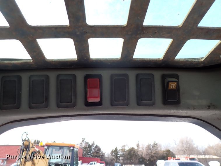 image for item DK4513 2001 Bobcat 863  skid steer loader