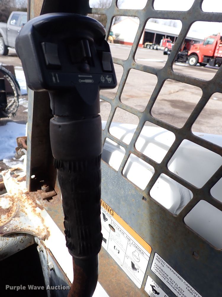 image for item DK4513 2001 Bobcat 863  skid steer loader