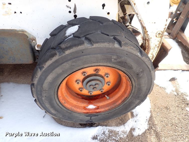 image for item DK4513 2001 Bobcat 863  skid steer loader