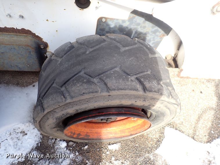 image for item DK4513 2001 Bobcat 863  skid steer loader