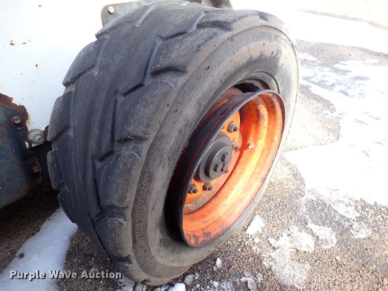 image for item DK4513 2001 Bobcat 863  skid steer loader