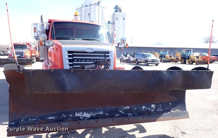 image for item DK4520 2003 Sterling LT7501  dump truck