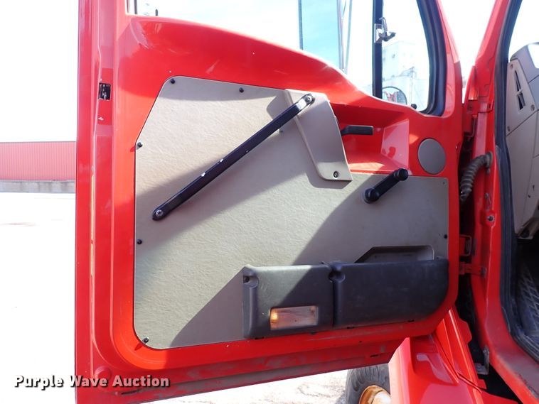 image for item DK4522 2006 Sterling LT7500  dump truck