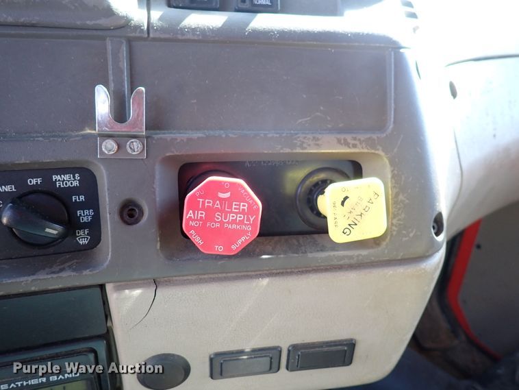 image for item DK4522 2006 Sterling LT7500  dump truck