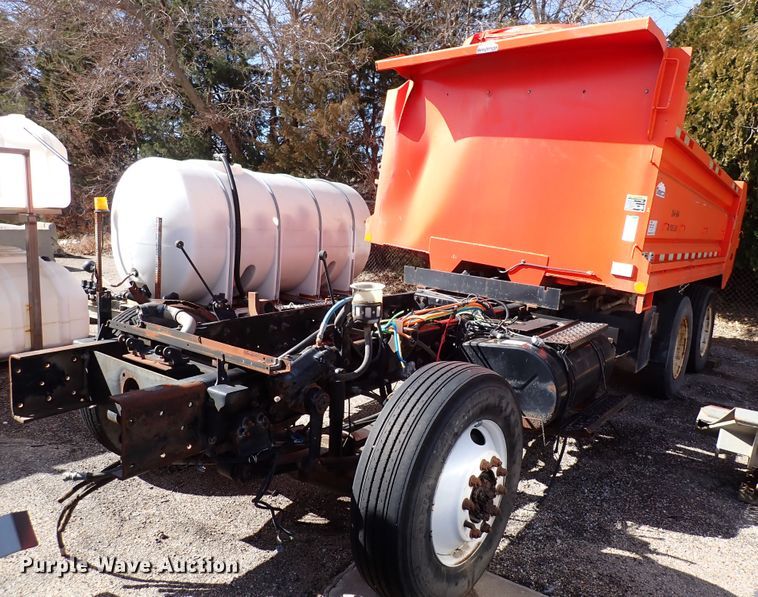 image for item DK4524 2005 International 7400  dump truck chassis