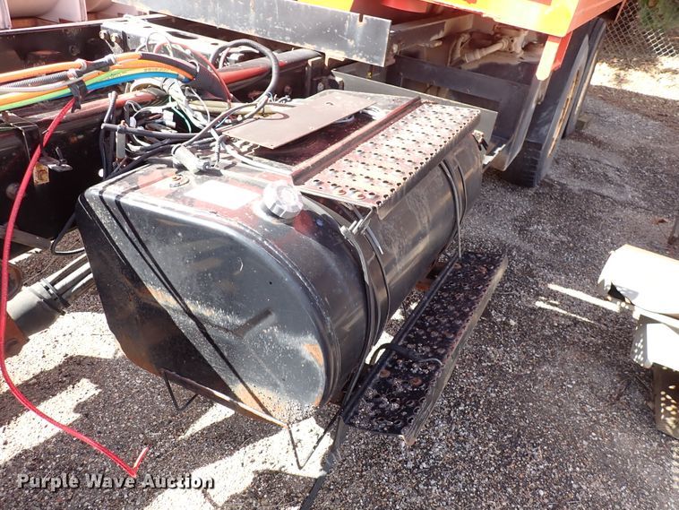 image for item DK4524 2005 International 7400  dump truck chassis