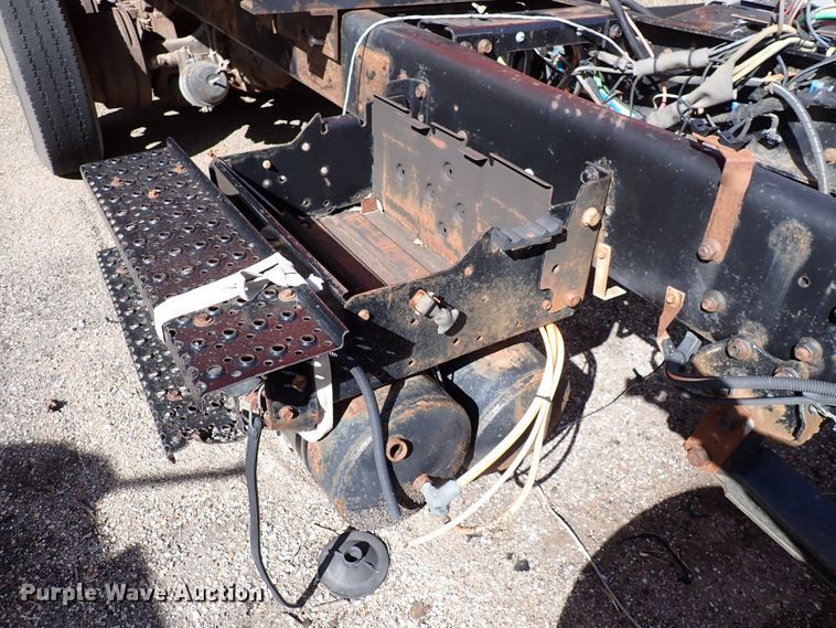 image for item DK4524 2005 International 7400  dump truck chassis