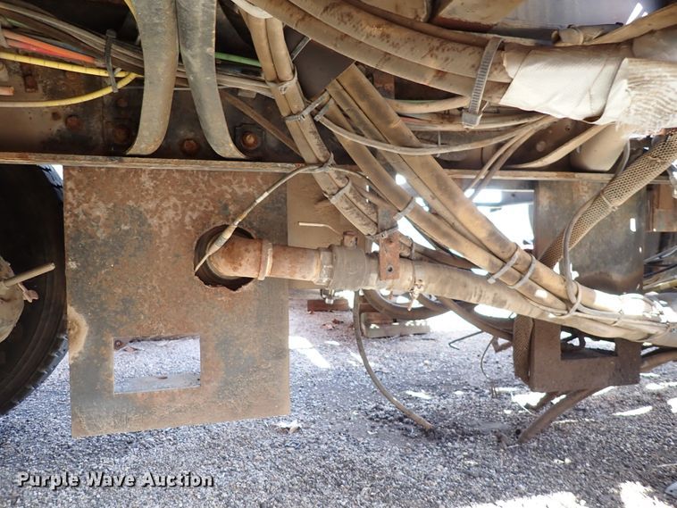 image for item DK4524 2005 International 7400  dump truck chassis