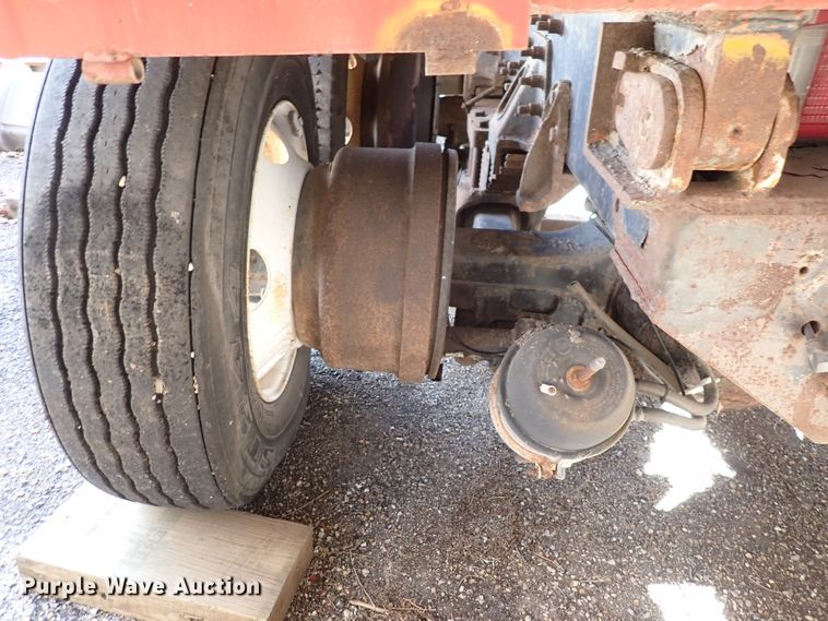 image for item DK4524 2005 International 7400  dump truck chassis