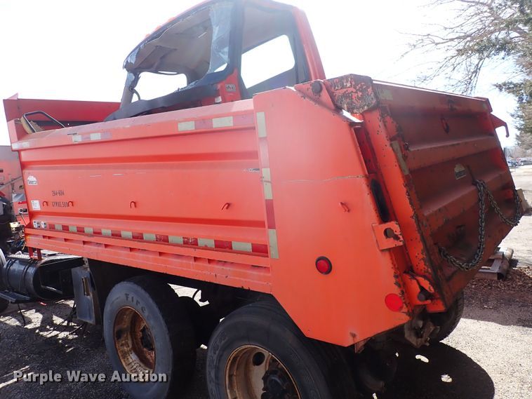 image for item DK4524 2005 International 7400  dump truck chassis