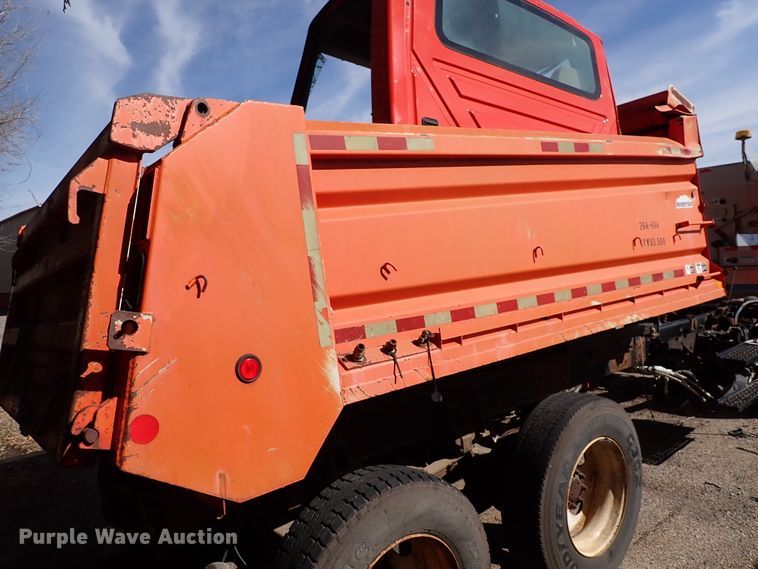 image for item DK4524 2005 International 7400  dump truck chassis