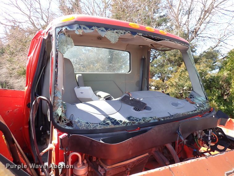 image for item DK4524 2005 International 7400  dump truck chassis