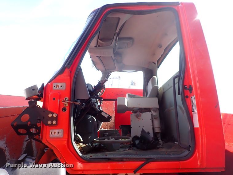 image for item DK4524 2005 International 7400  dump truck chassis