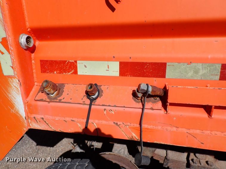 image for item DK4524 2005 International 7400  dump truck chassis