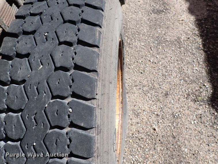 image for item DK4524 2005 International 7400  dump truck chassis