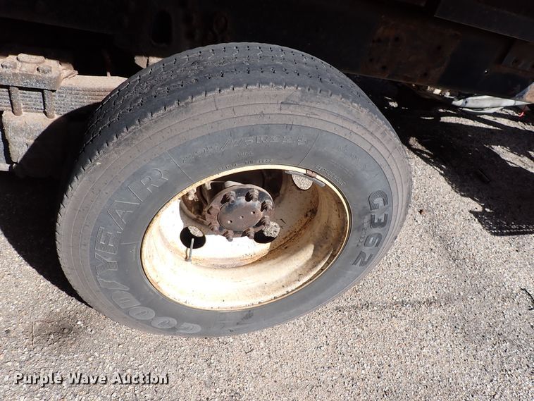 image for item DK4524 2005 International 7400  dump truck chassis