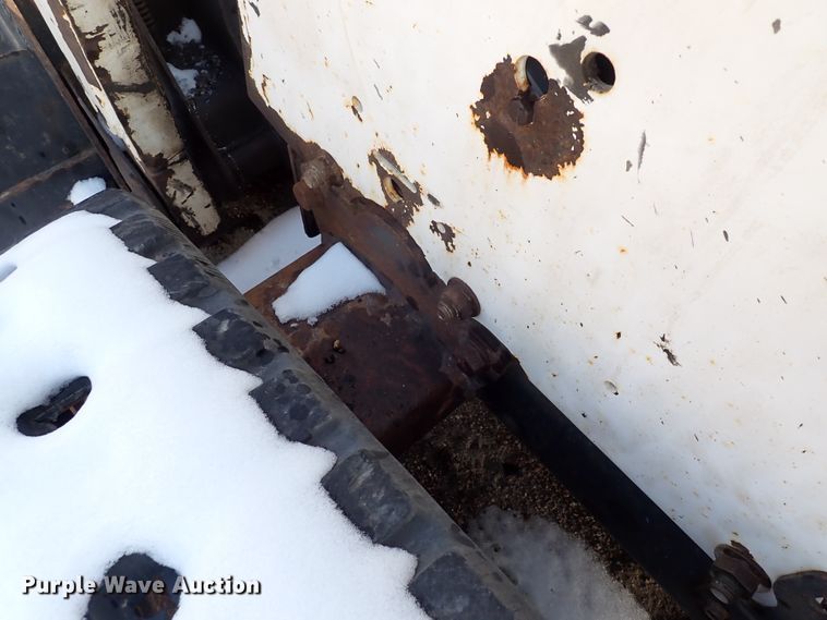 image for item DK4530 2001 Bobcat T200  tracked skid steer loader