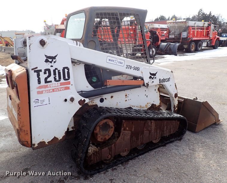 image for item DK4531 2001 Bobcat T200  tracked skid steer loader