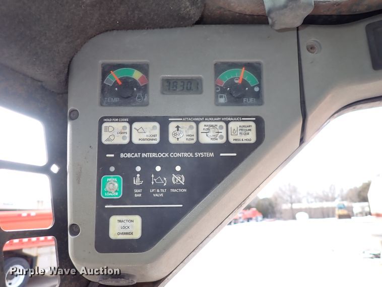 image for item DK4531 2001 Bobcat T200  tracked skid steer loader