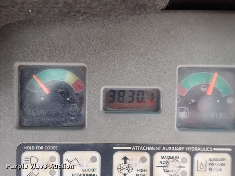 image for item DK4531 2001 Bobcat T200  tracked skid steer loader