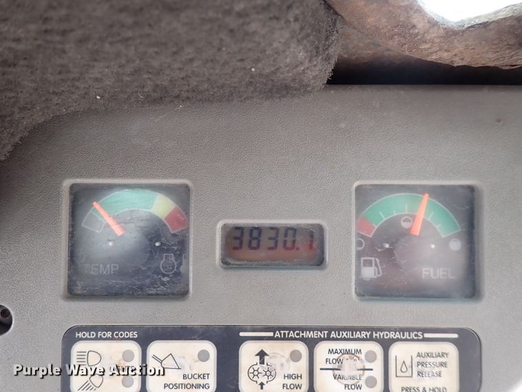 image for item DK4531 2001 Bobcat T200  tracked skid steer loader