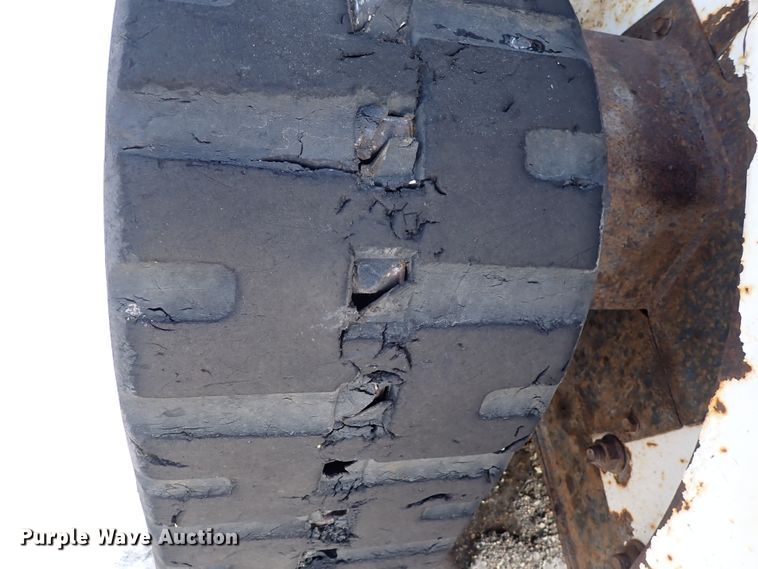 image for item DK4531 2001 Bobcat T200  tracked skid steer loader