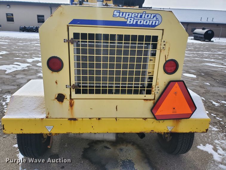 image for item EY9589 2007 Superior DT80CT  broom