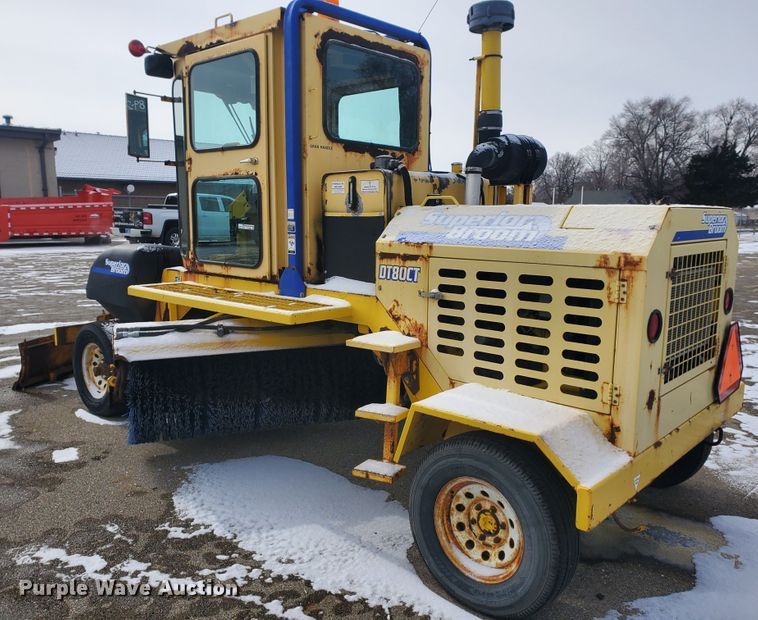 image for item EY9589 2007 Superior DT80CT  broom