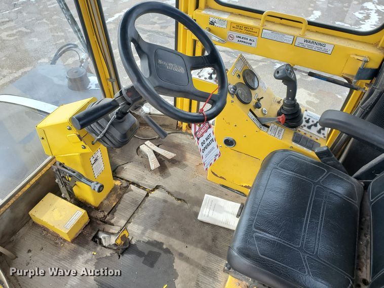 image for item EY9589 2007 Superior DT80CT  broom