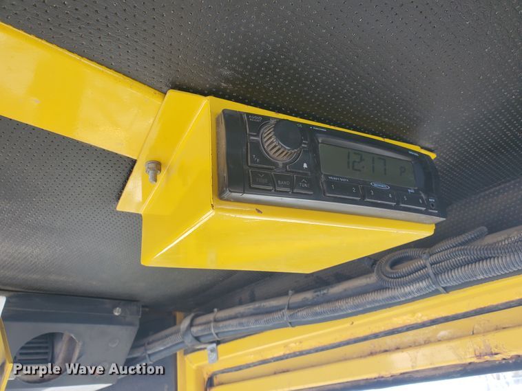 image for item EY9589 2007 Superior DT80CT  broom