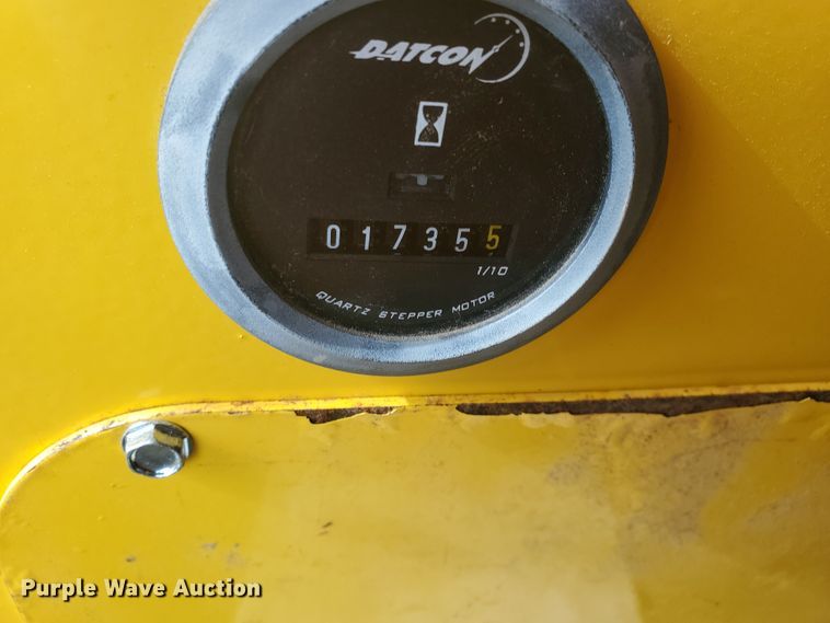 image for item EY9589 2007 Superior DT80CT  broom