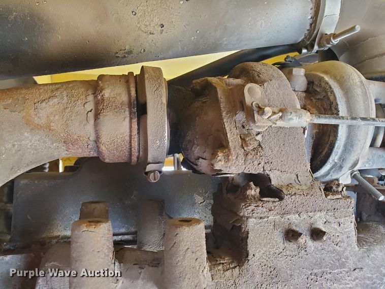 image for item EY9589 2007 Superior DT80CT  broom