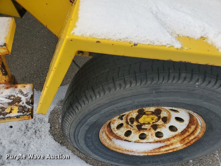 image for item EY9589 2007 Superior DT80CT  broom