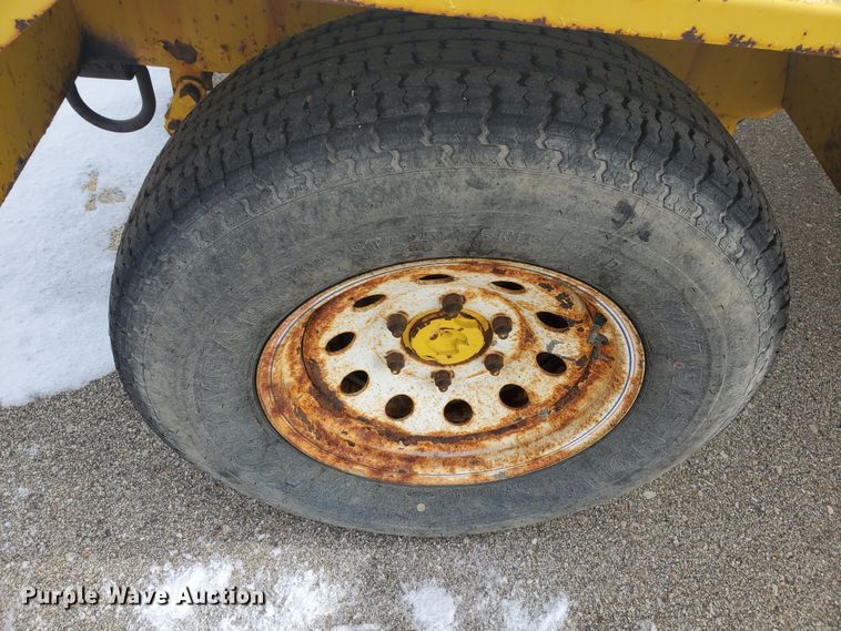 image for item EY9589 2007 Superior DT80CT  broom