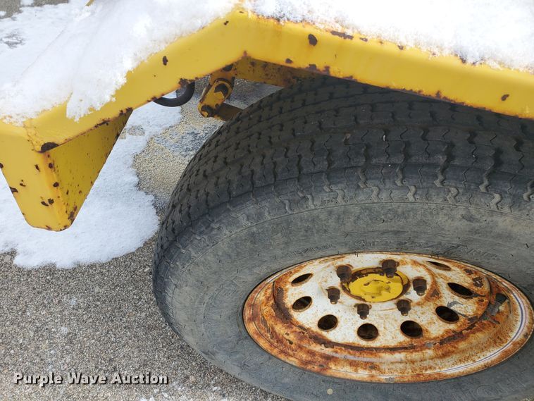 image for item EY9589 2007 Superior DT80CT  broom