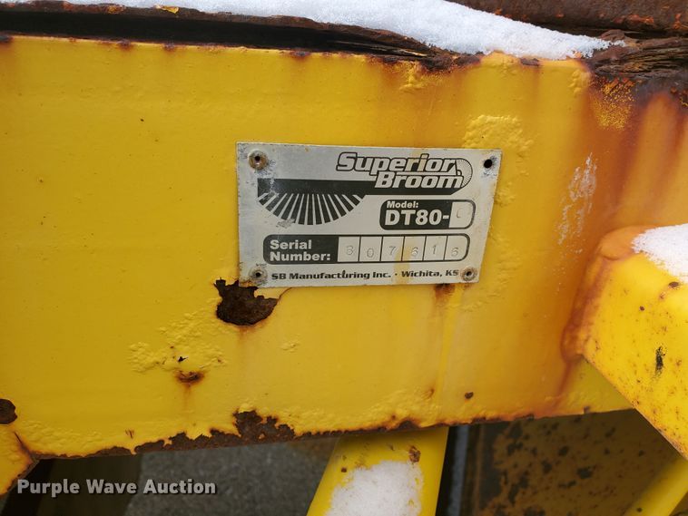 image for item EY9589 2007 Superior DT80CT  broom